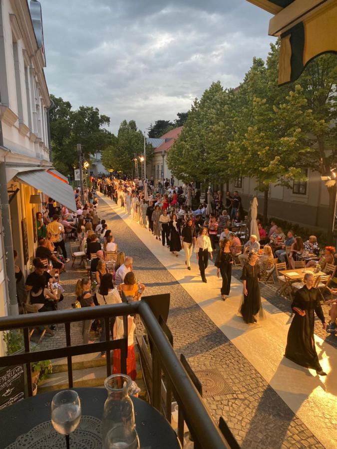 Kedves Vendeghaz Bed & Breakfast Balatonfured Luaran gambar