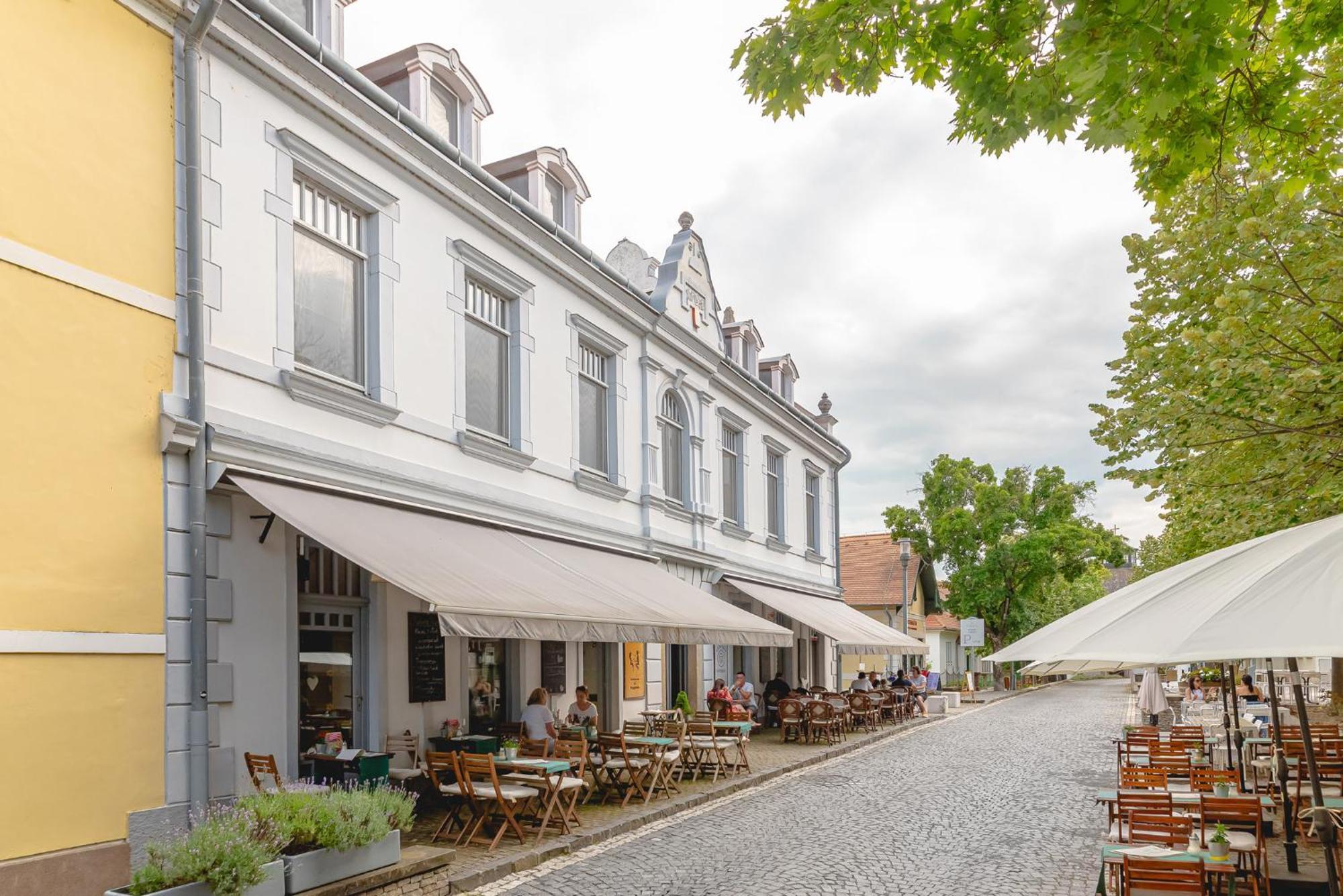 Kedves Vendeghaz Bed & Breakfast Balatonfured Luaran gambar